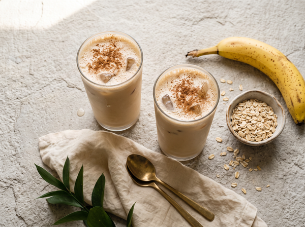 Eiskaffee-Shake mit Banane und Hafer